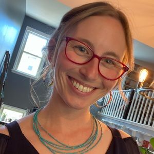 Meet your Posher, Olivia